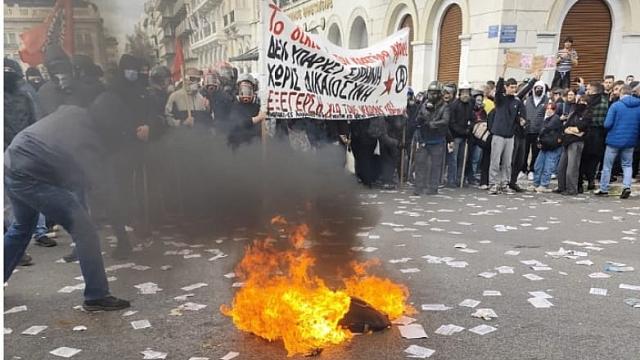 επεισοδια συνταγμα