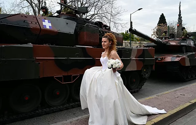 νυφη 25η μαρτιου