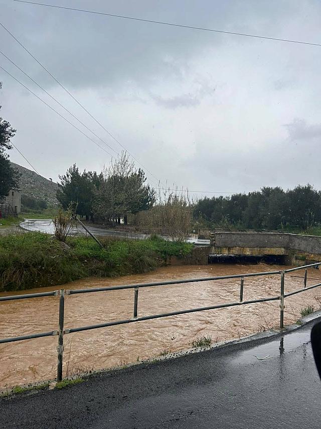 πλημμυρες σε θραψανο