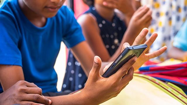 ΠΑΙΔΙΑ ΚΑΙ ΚΙΝΗΤΑ