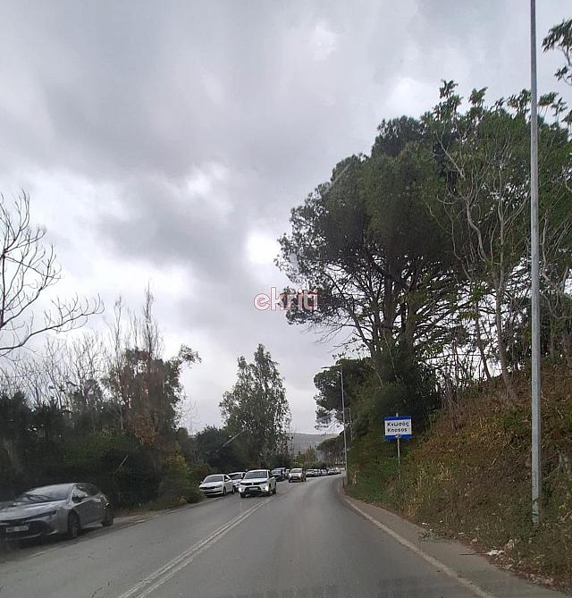 κνωσός αυτοκίνητα