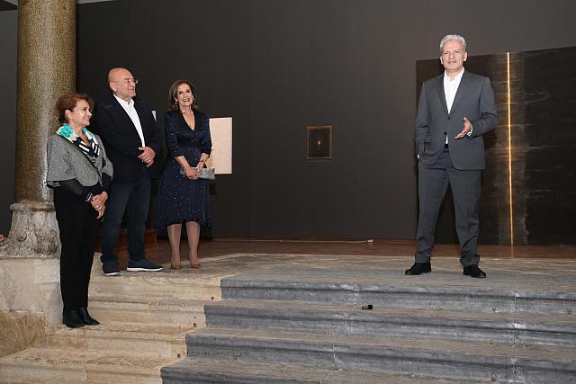 έκθεση «Πέρασμα στο Φως»