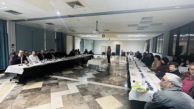 ΗΜΕΡΙΔΑ ΓΙΑ ΕΛΑΙΟΛΑΔΟ ΣΤΑ ΧΑΝΙΆ