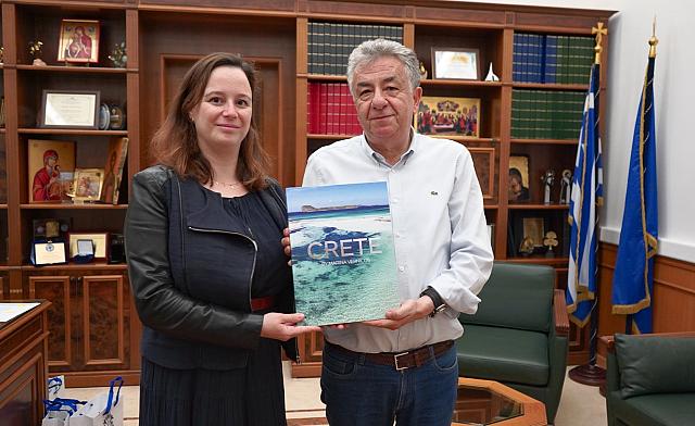 Με τη Γενική Πρόξενο της Γαλλίας στην Ελλάδα, Diane ROESER ο Περιφερειαρχης