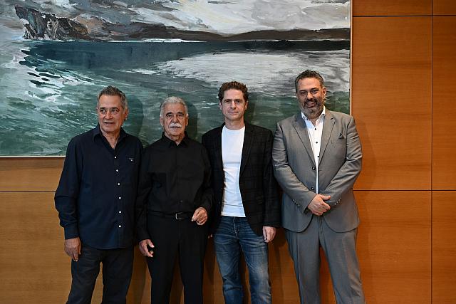 Βασίλης Σκουλάς