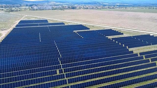 Όμιλος ΔΕΗ: Προσθέτει φωτοβολταϊκό πάρκο 88 MW στο χαρτοφυλάκιο της Βουλγαρίας