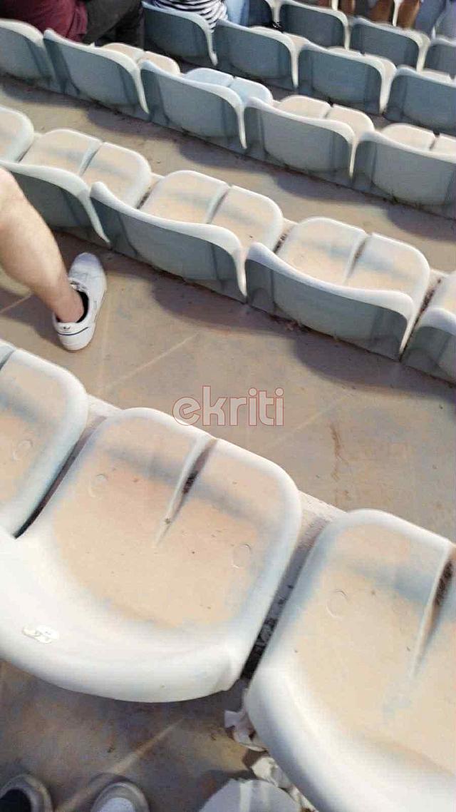 σκονισμένα καθίσματα