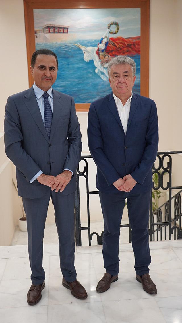 ΑΡΝΑΟΥΤΑΚΗΣ ΜΕ ΠΡΕΣΒΗ ΚΑΤΑΡ