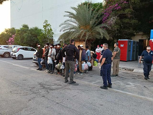 μετανάστες λιμάνι