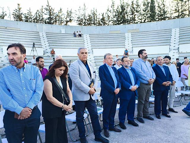 Σταύρος Αρναουτάκης 