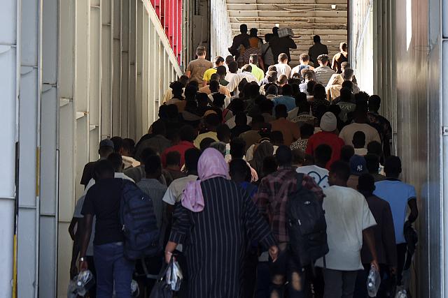 αναχώρηση μεταναστών από Ηράκλειο