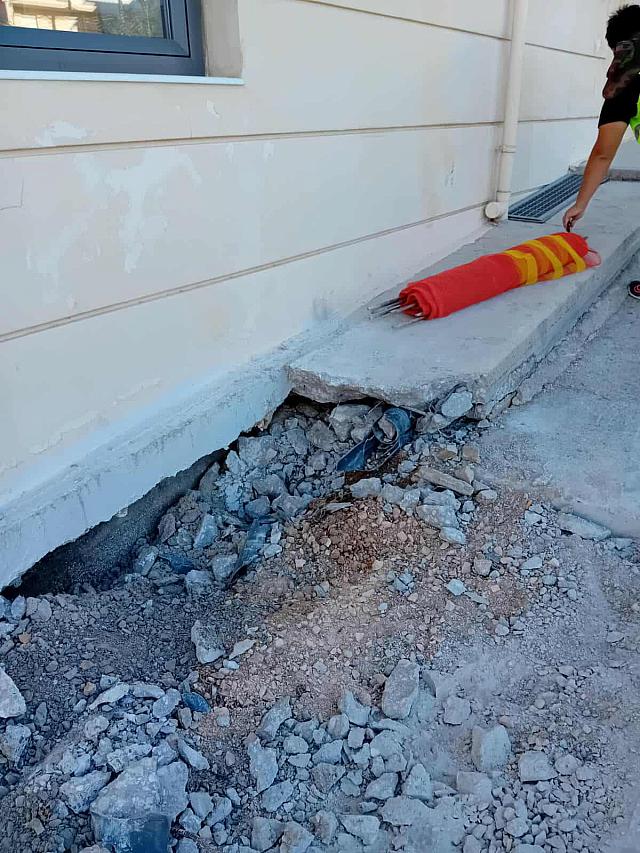 ΑΝΔΡΕΑ ΝΑΘΕΝΑ ΕΡΓΑΣΙΕς