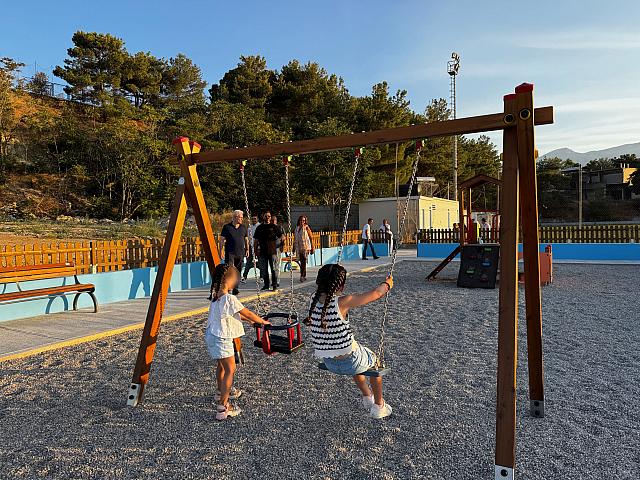 παιδικη χαρα αγιος μυρων