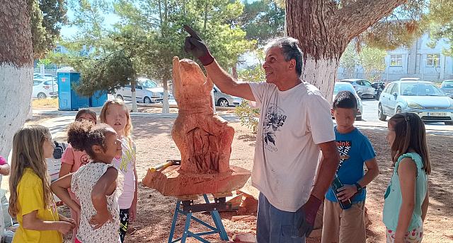 Επίσκεψη του Δημάρχου Χερσονήσου στο  6ο Πανελλήνιο Συμπόσιο Γλυπτικής "Επί Ξύλου"