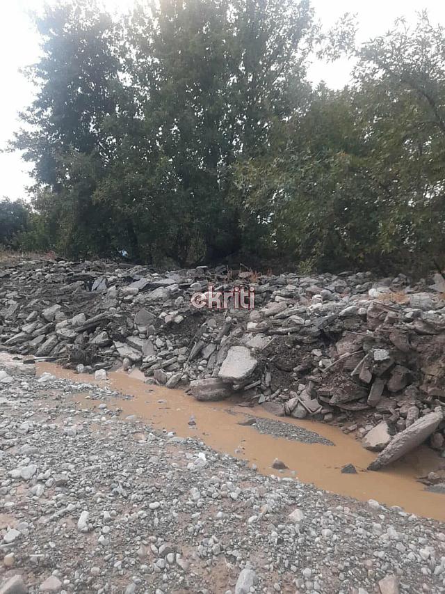 έμπαρος μπάζα