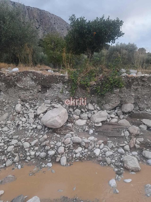 έμπαρος μπάζα