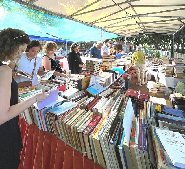 παζαρι βιβλιου