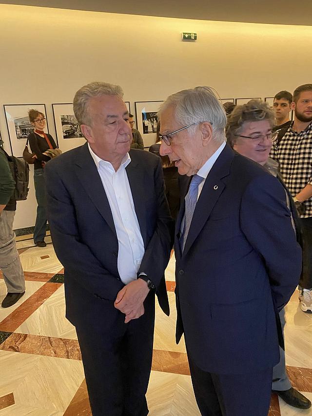 αρναουτακης