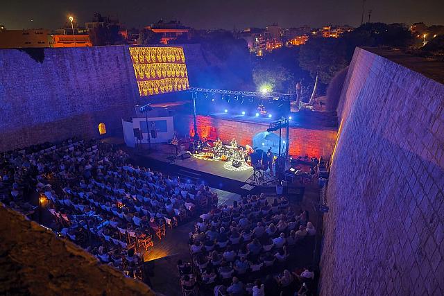 ΚΗΠΟΘΕΑΤΡΟ ΜΑΝΟΣ ΧΑΤΖΗΔΑΚΗΣ