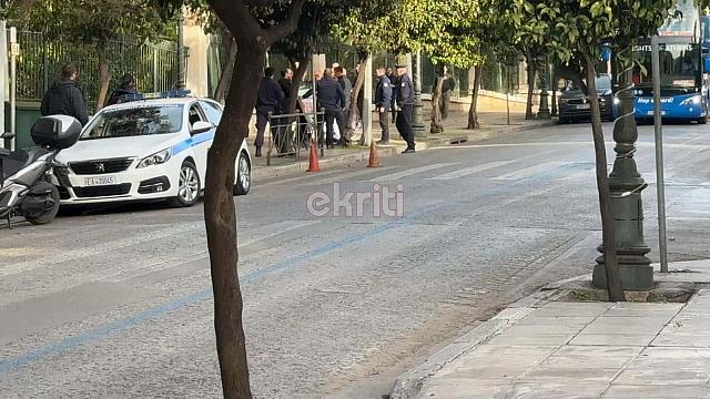 μαξίμου ξενοδοδοϋπάλληλοι