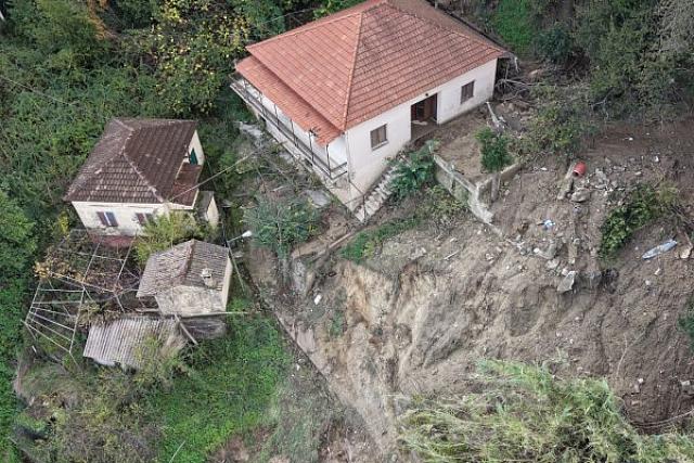 Καταστροφές στο χωριό Καρουσάδες στην Κέρκυρα