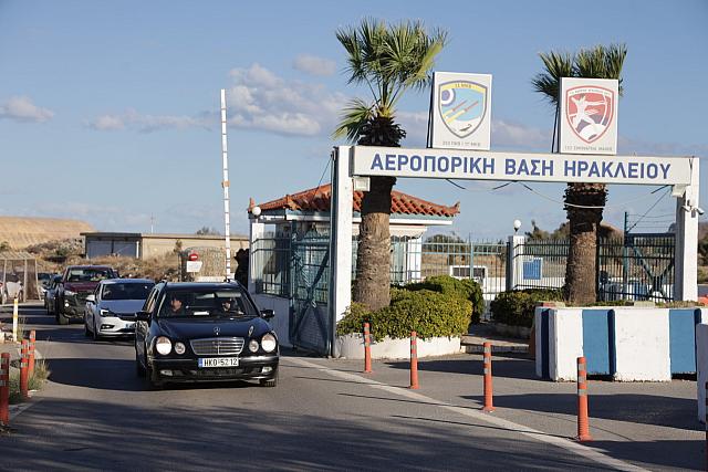 άφιξη σορού οπλίτη