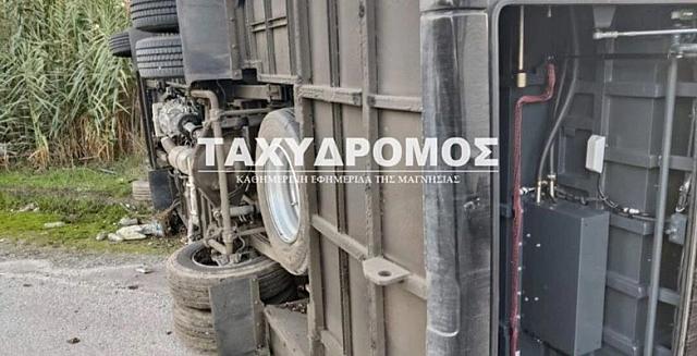 ανατροπη λεωφορειου