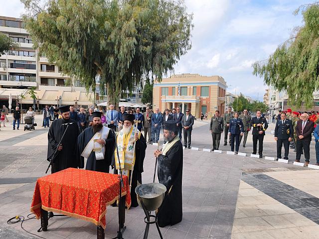 Με επιμνημόσυνη δέηση και κατάθεση στεφάνων στο άγαλμα του Άγνωστου Στρατιώτη