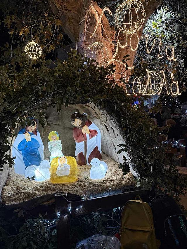 βιάννος χριστουγεννιάτικο δέντρο