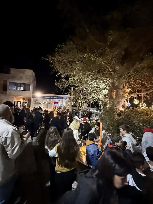 βιάννος χριστουγεννιάτικο δέντρο