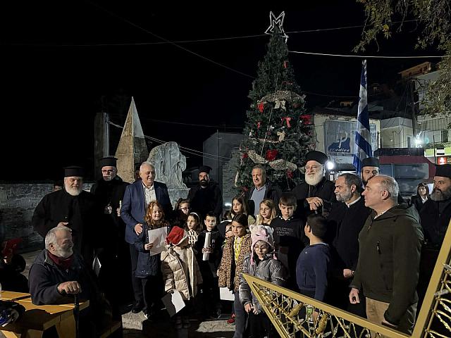 βιάννος χριστουγεννιάτικο δέντρο