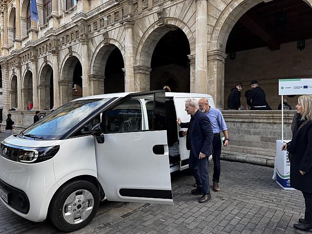 ηλεκτρικό βαν