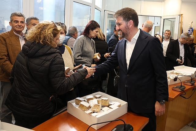 Κοπή Πρωτοχρονιάτικης πίτας στο Δήμο Μαλεβιζίου