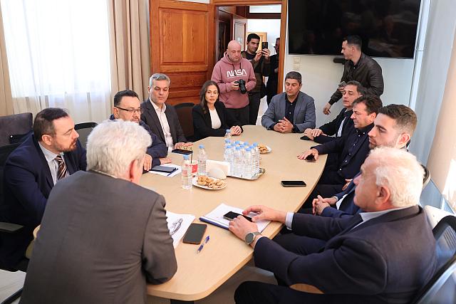 συσκεψη Λότζια