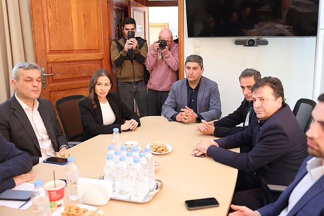 συσκεψη Λότζια