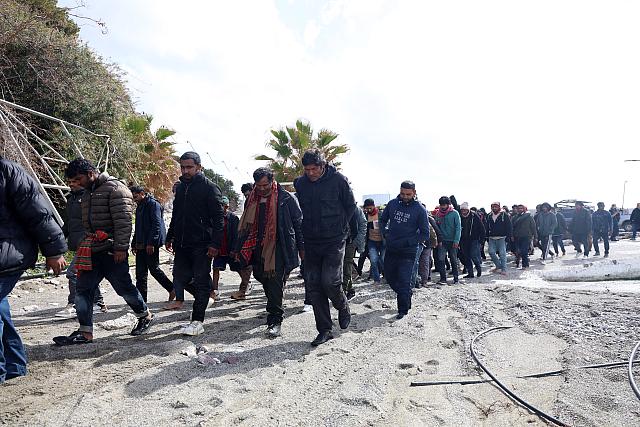 Καλοί Λιμένες - Μετανάστες