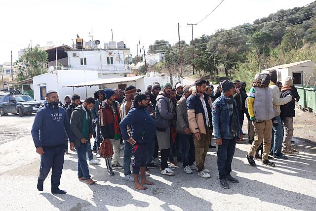 Καλοί Λιμένες - Μετανάστες