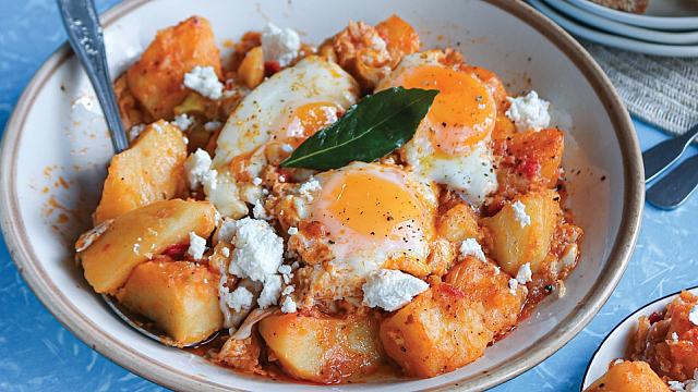 αυγα με πατατες γιαχνί