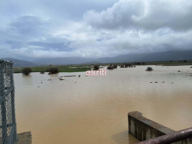 Πλημμυρικά νερά