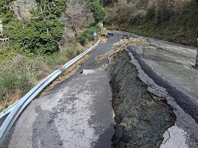 Μεγάλη κατολίσθηση στο Μαζαράκι Ηλείας