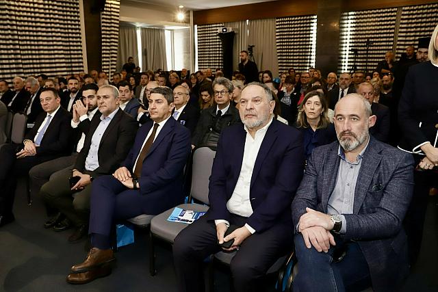 γιάννης κουράκης