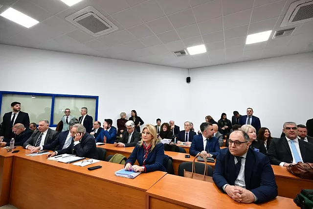 έδρα δίκη τεμπη