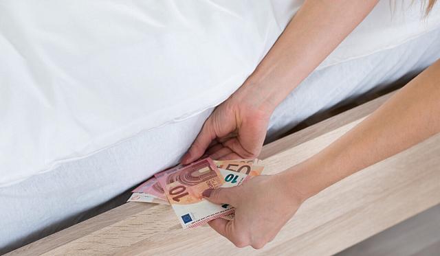 λεφτα στο στρωμα