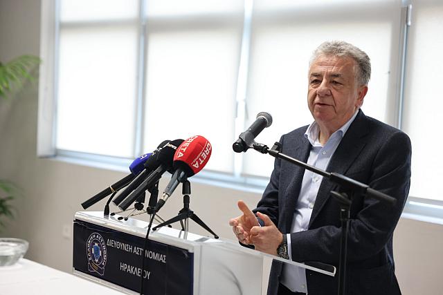 Σταύρος Αρναουτάκης