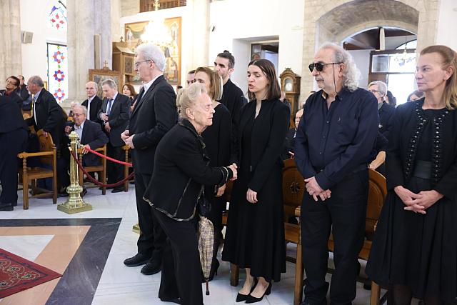 κηδεια λουιζας