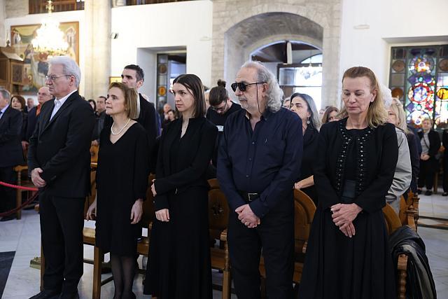 κηδεια λουιζας