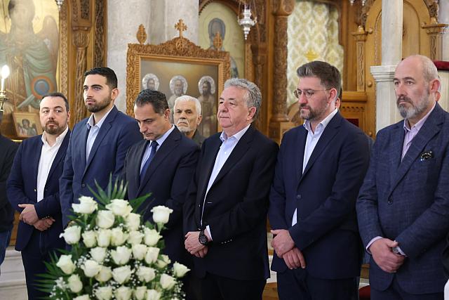 κηδεια λουιζας