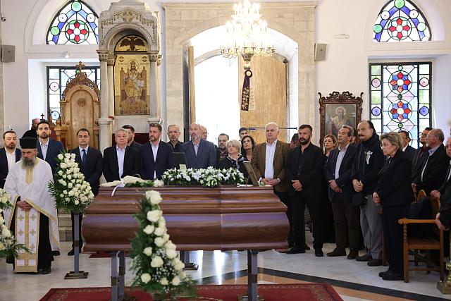 κηδεια λουιζας