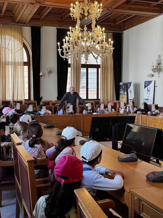 ΔΗΜΟΤΙΚΟ ΣΤΟ ΔΗΜΑΡΧΕΙΟ