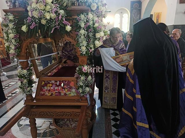 τελετή αποκαθήλωσης άγιος νεκτάριος